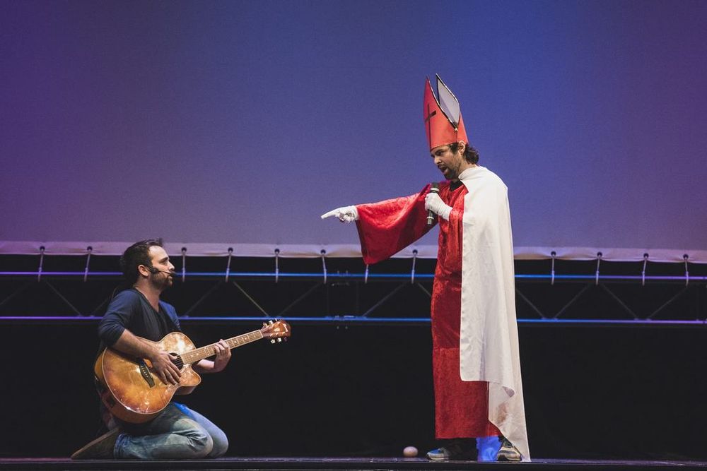 Actuación con guitarra